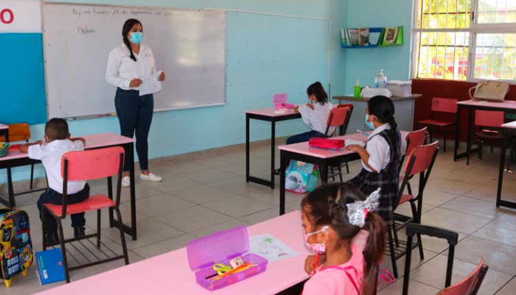 Acuden a clases presenciales más de 13 mil estudiantes de nivel básico