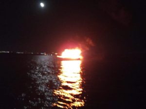 Incendio yate en Cabo San Lucas