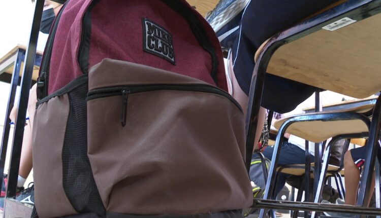 Operativo Mochila en las escuelas