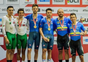 Ciclistas sudcalifornianos durante competencia en Colombia