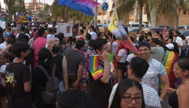 Marcha del Orgullo LGBT+ en Los Cabos