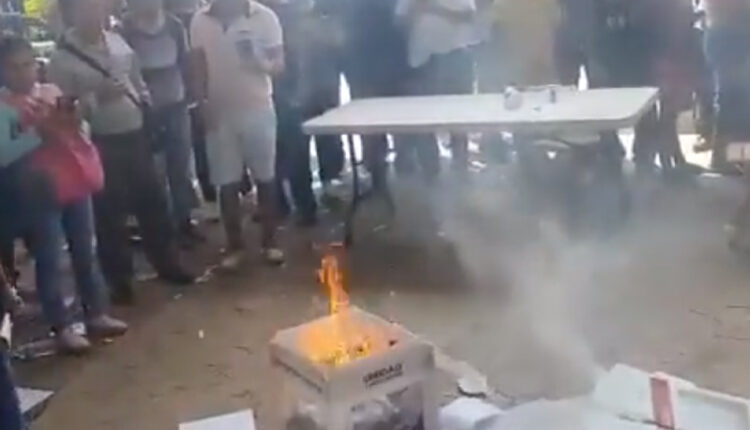 Quema de boletas durante elecciones de Morena en Oaxaca