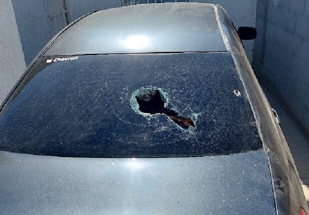 Vehículo roto en la calle Bahía de La Paz