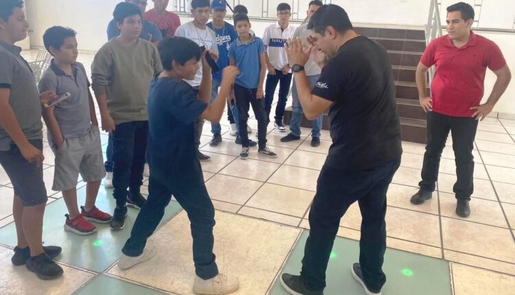 El ex boxeador profesional convivió cin jovenes pugilistas