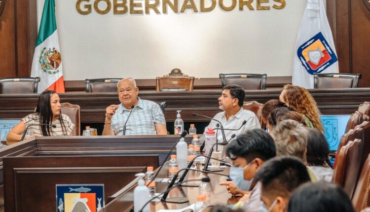 La alcaldesa Milena Quiroga Romero y el gobernador, Víctor Castro Cosío