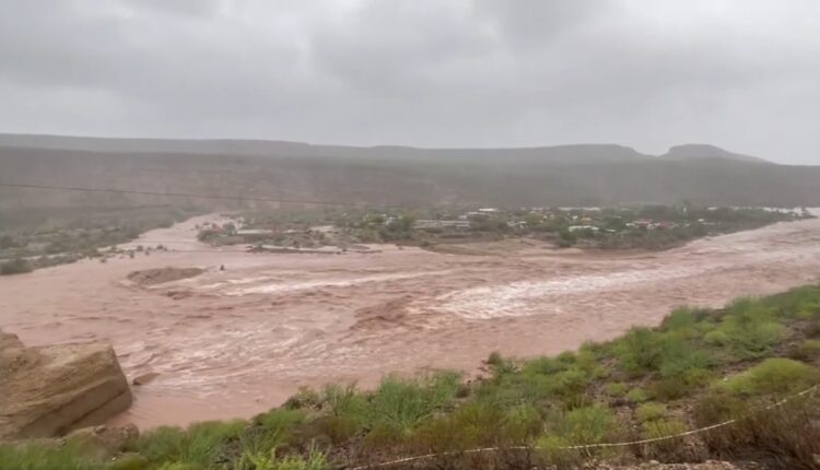Río en avenida Manuel F. Montoya en Mulegé