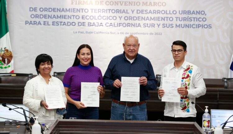 Firma de convenio de gobierno federal y estatal