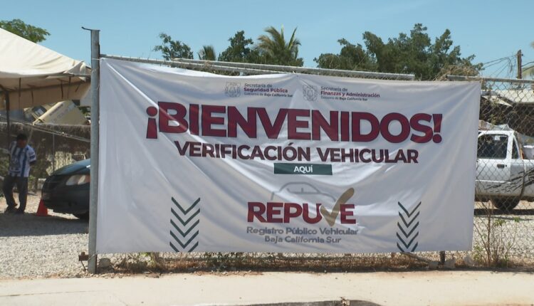 Pancarta de verificación vehicular de REPUVE