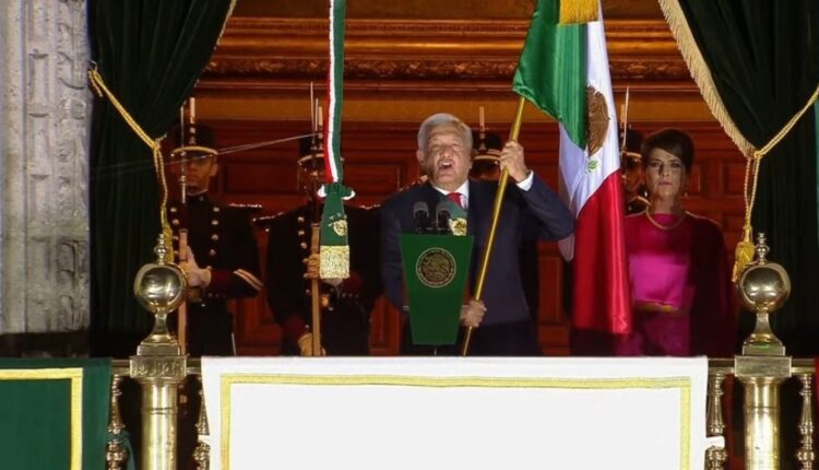 Andrés Manuel López Obrador en el Grito de Independencia
