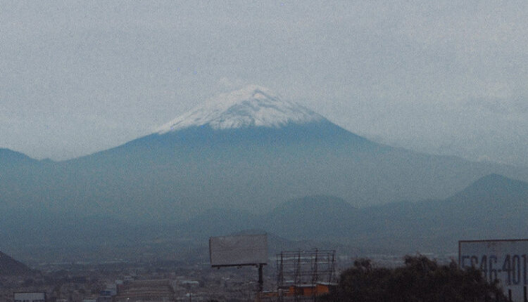 Volcán de Popocatépetl en actividad
