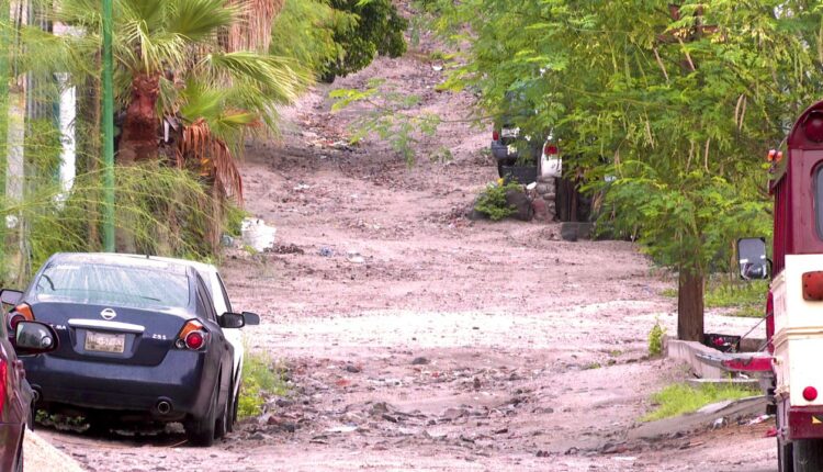 Las calles de terracería quedaron así tras las lluvias de septiembre en La Paz