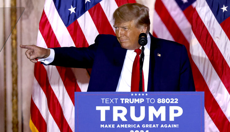 El ex presidente de los Estados Unidos, Donald Trump, habla en el Club Mar-a-Lago en Palm Beach, Florida, el 15 de noviembre de 2022.