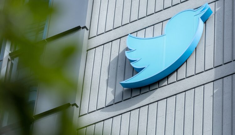 Logo de Twitter en las oficinas