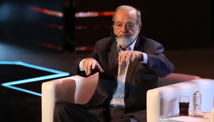 Carlos Slim Helú durante el evento "México Telmex Siglo XXI en el Auditorio Nacional.