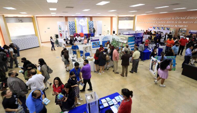 Feria Educativa UABCS 2022 en La Paz