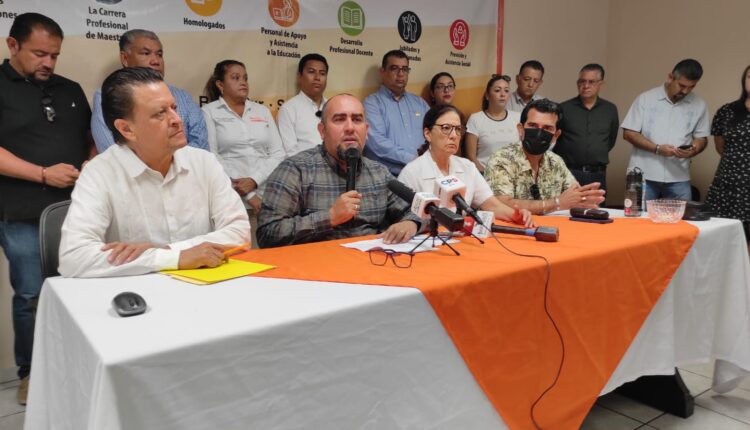 Rueda de prensa del SNTE en La Paz