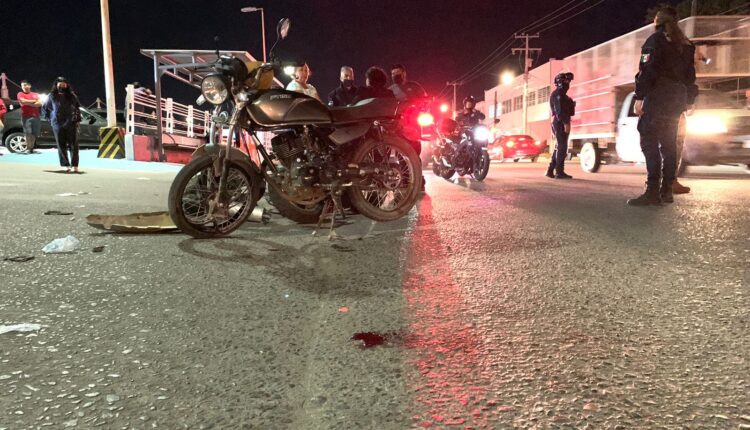 Motocicleta posicionada sobre el boulevard Santa Rosa en la zona del accidente