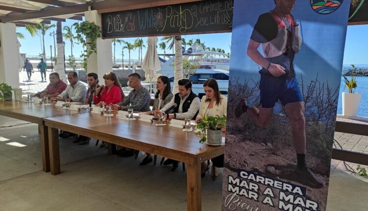 Los organizadores de la carrera "Mar a Mar" durante la conferencia de prensa