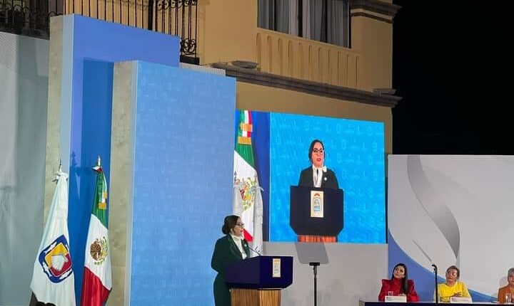 Primer informe de gobierno de la alcaldesa de Loreto, Paola Cota Davis