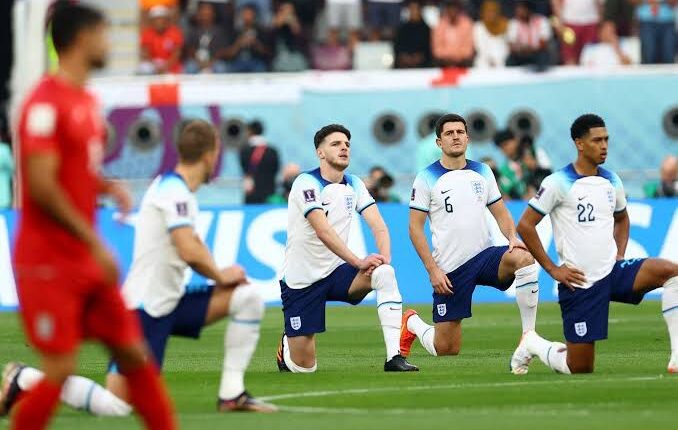 Los ingleses son la primer selección en protestar