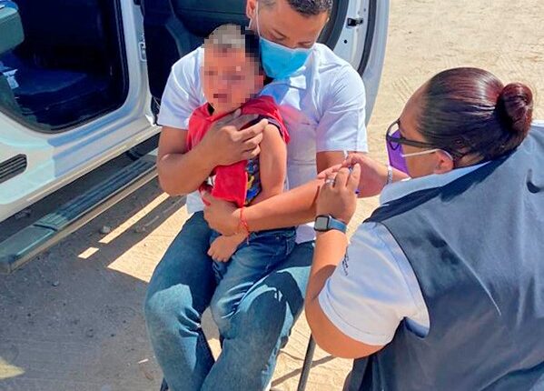 vacunación de infante