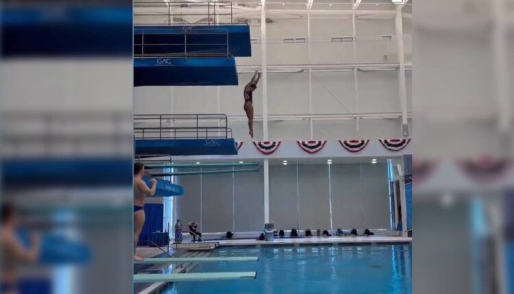 Aranza Vázquez en trampolin de 1 metro