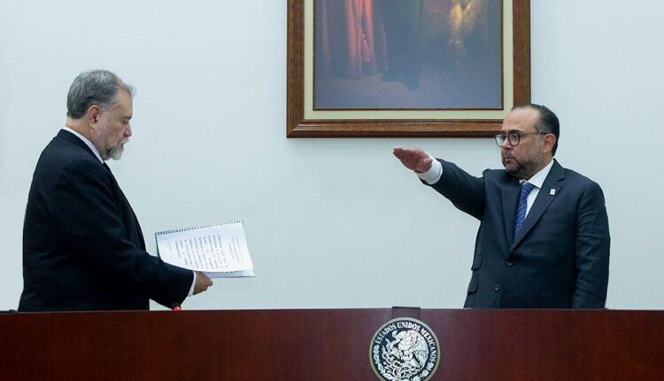 Guillermo Valls en protesta como presidente de TFJA