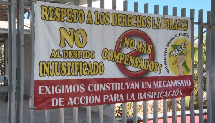 Pancarta del Movimiento Sindical Cabeño respeto a los derechos laborales.