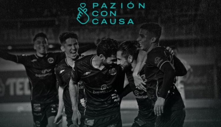 Jugadores del Atlético La Paz festejando un gol