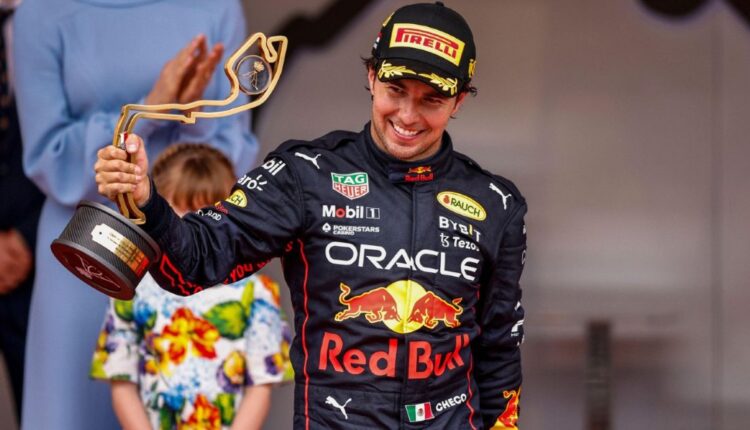 Checo Pérez seguirá en Red Bull