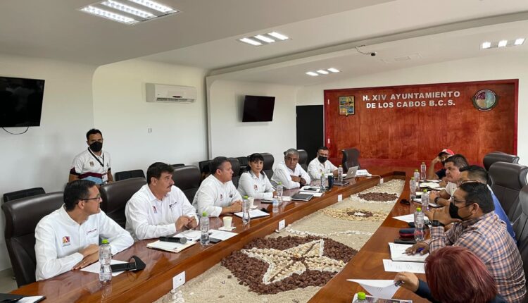 funcionarios en reunión