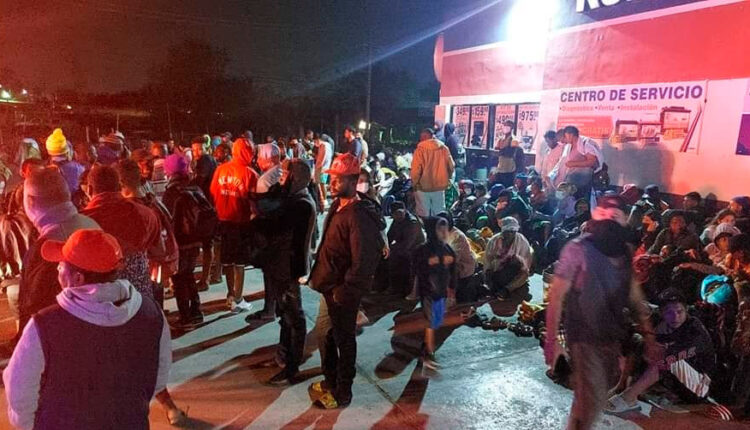 migrantes evaduados en Reynosa por incendio