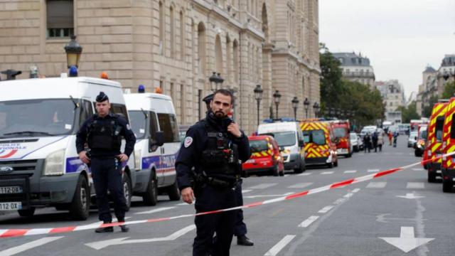 ataqueparis Ataque con cuchillo en jefatura de Policía de París deja cuatro muertos