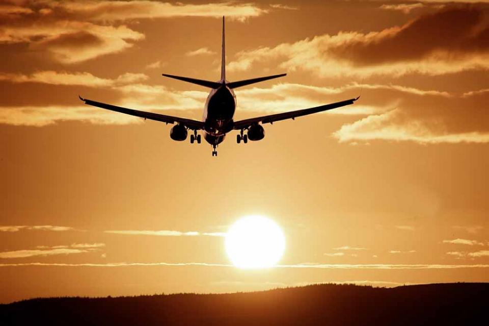 Irán rechaza entregar caja negra del avión accidentado a EUA Cancelan 500 vuelos en Los Cabos