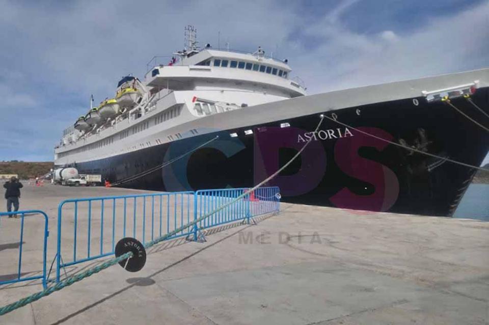 Atraca crucero Astoria en La Paz; el 70% de pasajeros son de Arizona, EUA Atraca crucero Astoria en La Paz; el 70% de pasajeros son de Arizona, EUA