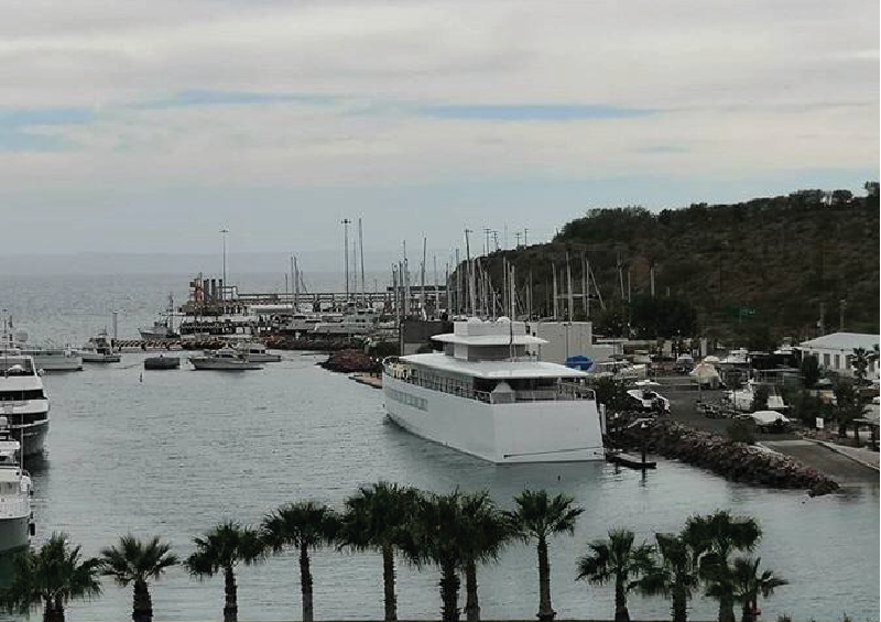 yate_Mesa de trabajo 1 El yate de Steve Jobs se encuentra en Marina de La Paz