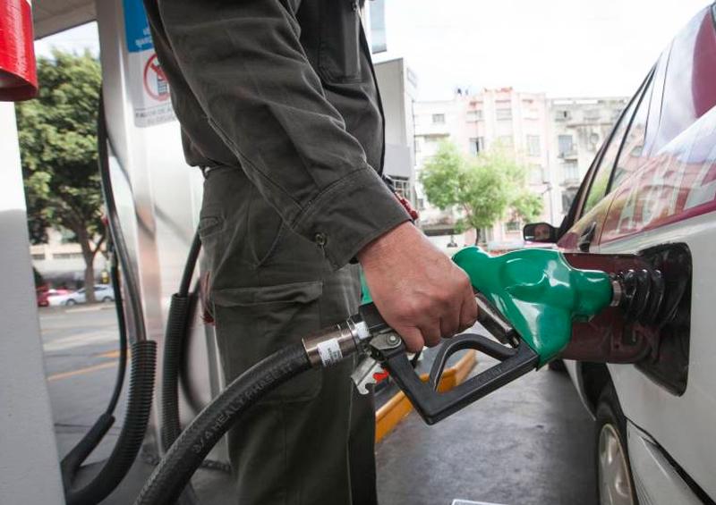 Gasolinera Gasolina Gasolineras han bajado precios hasta cuatro pesos por litro