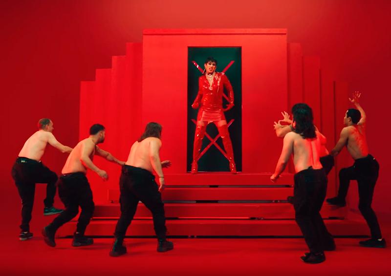 Bad Bunny Bad Bunny se viste de mujer en su nuevo video