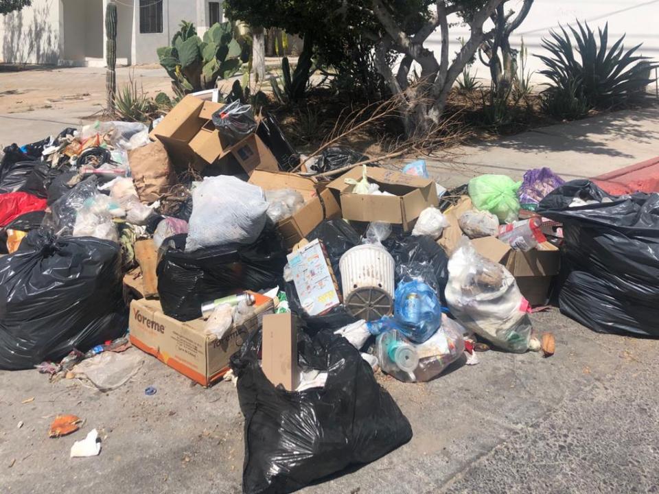 Basura en La Paz Sigue deficiente el servicio de recolección de basura La Paz