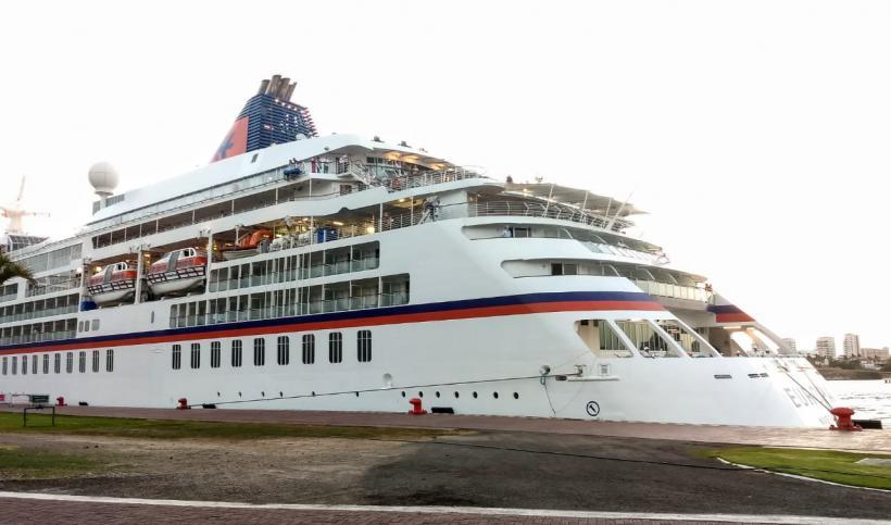 Crucero Con 300 pasajeros se refugia en Vallarta el crucero Europa