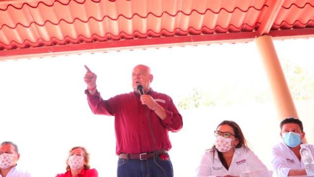 07-Víctor-Castro Trabajadores al servicio del Estado tendrán estabilidad