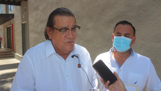 Alfredo Porras recibe su constancia que lo acredita como diputado federal electo en el distrito 02 Diputado federal electo en el distrito 02